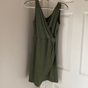 Soft thin green cross dress M
